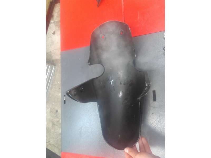 garde boue avant Suzuki 750 GSXR 00-03 — photo 3/4