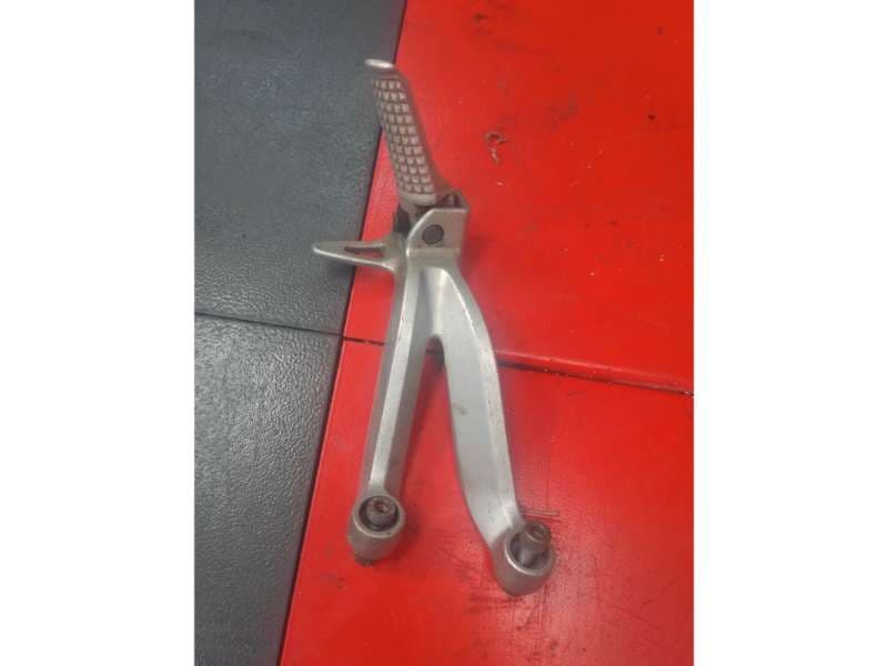 platine de cale pied arrière gauche Suzuki 750 GSXR 00-03 — photo 1/2