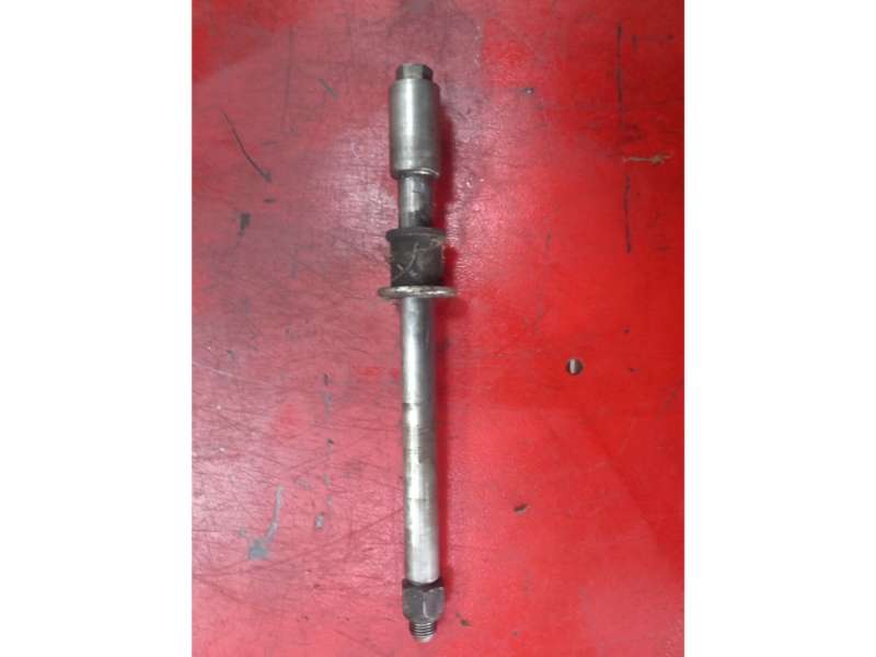 axe de roue avant Suzuki 800 DR sr42a — photo 1/1