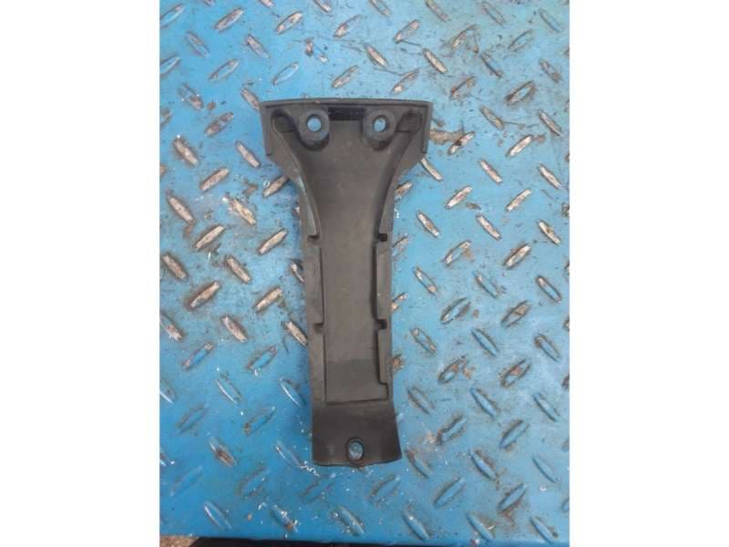 carénage jonction de réservoir Suzuki 800 DR sr42a — photo 2/2