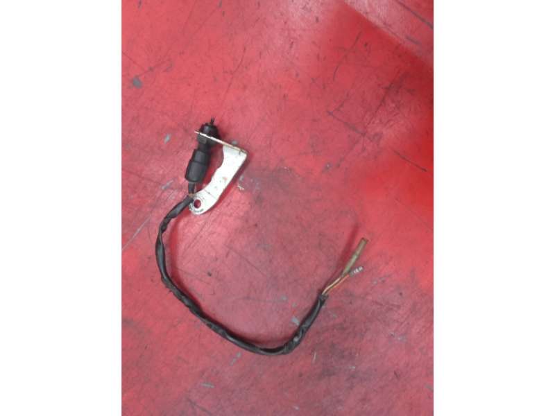 contacteur de frein arrière feu stop Suzuki 800 DR sr42a — photo 1/1