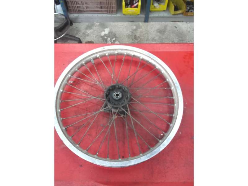 jante avant Suzuki 800 DR sr42a — photo 2/2