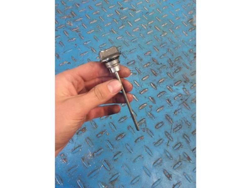 jauge de niveau d’huile Suzuki 800 DR sr42a — photo 1/1