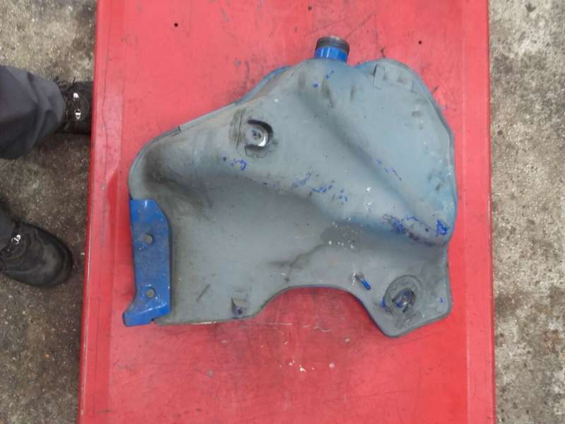 réservoir d’essence droit Suzuki 800 DR sr42a — photo 4/5