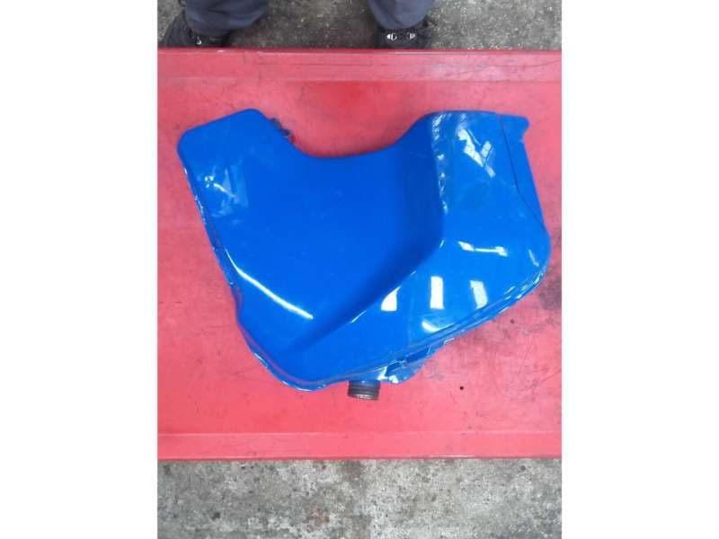 réservoir d’essence gauche Suzuki 800 DR sr42a — photo 1/5