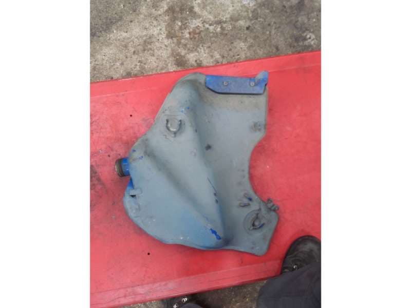 réservoir d’essence gauche Suzuki 800 DR sr42a — photo 4/5
