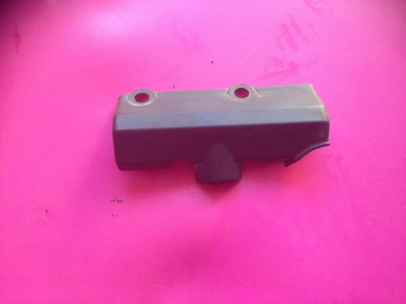 cache plastique maitre cylindre de frein arriere Suzuki 800 VX vs51a — photo 1/1