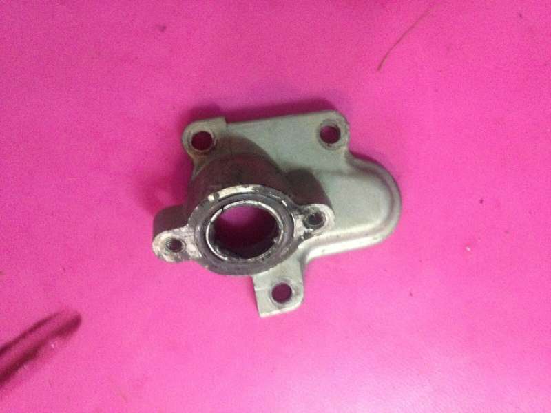 Carter de pipe d’admission Suzuki 800 VX vs51a — photo 1/2