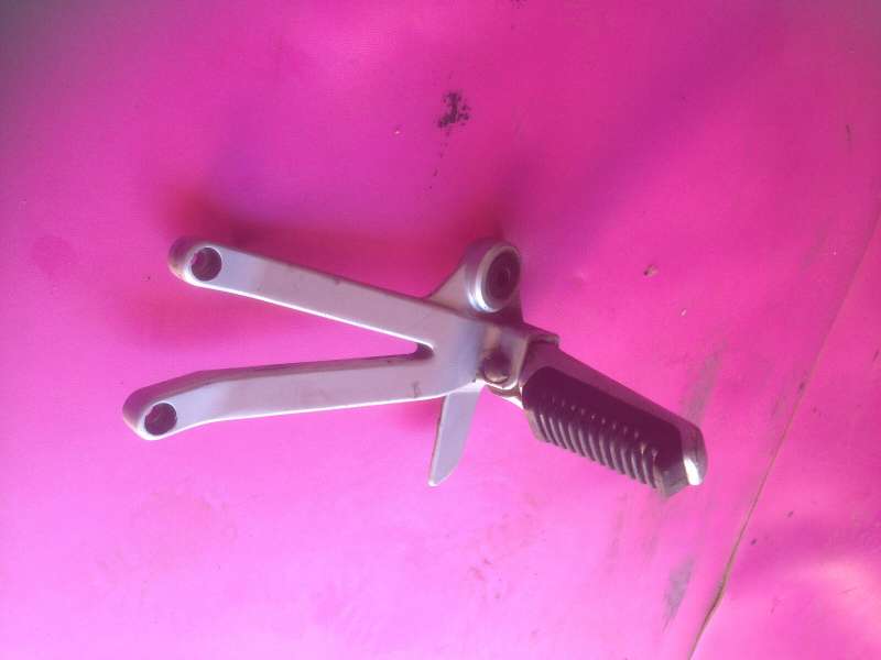 Platine de cale pied arriere droit Suzuki 800 VX vs51a — photo 1/1