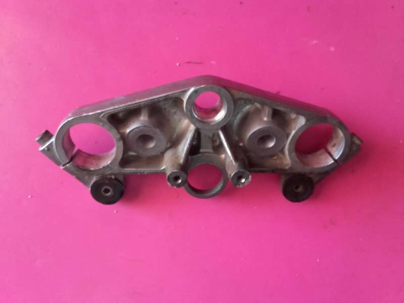 té de fourche sueprieur Suzuki 800 VX vs51a — photo 2/2