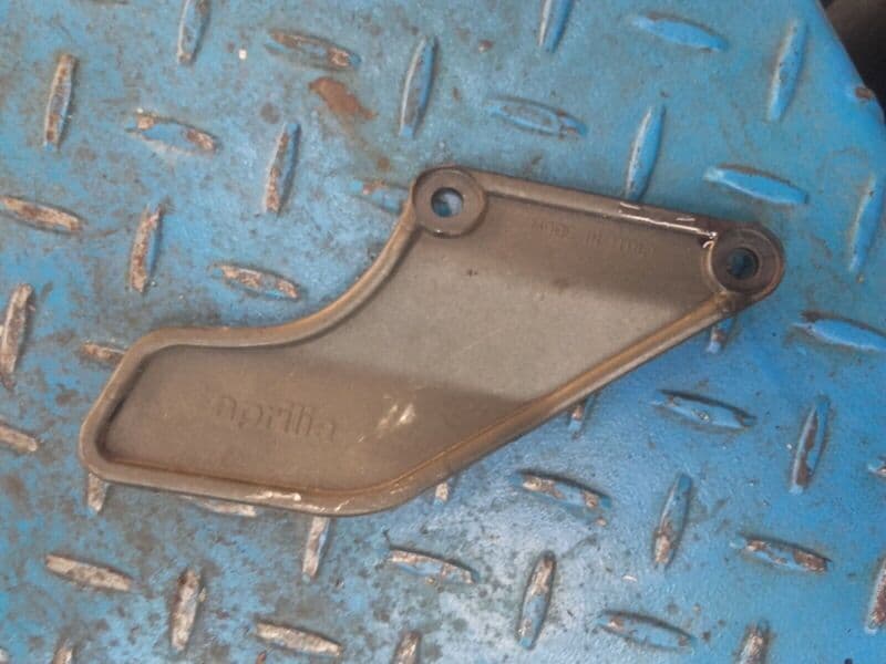 Carter de protection guide chaine Aprilia 125 Pegaso GQ — photo 2/2