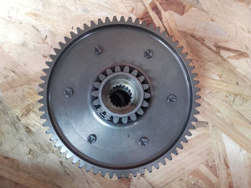 Embrayage complet disques cloche plateau noix Aprilia 125 Pegaso GQ — photo 2/2