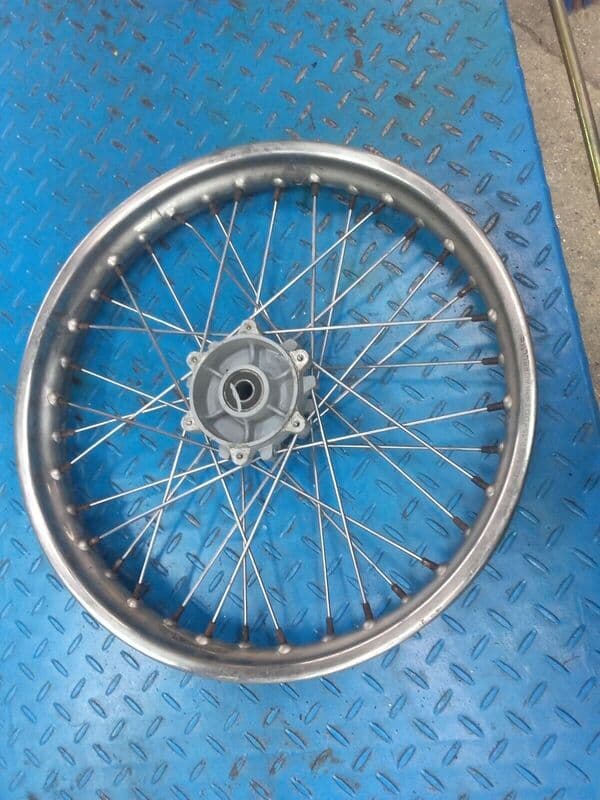 Jante (roue) avant Aprilia 125 Pegaso GQ — photo 3/4