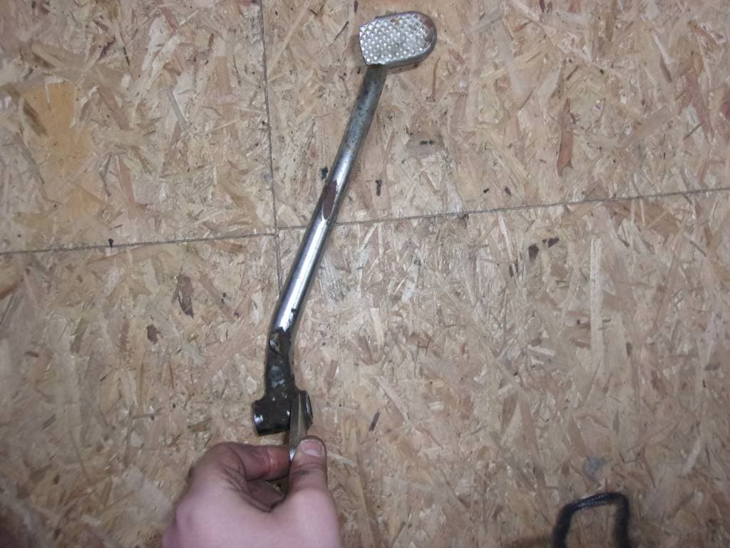 pédale de frein arrière Honda 125 CB s3 1976 — photo 1/1