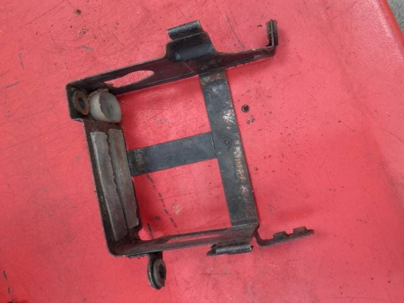 bac a batterie Suzuki 650 GS 1981 — photo 1/1