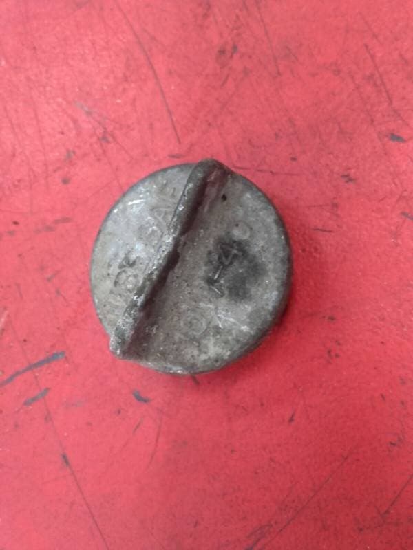 bouchon de remplissage d’huile Suzuki 650 GS 1981 — photo 1/1