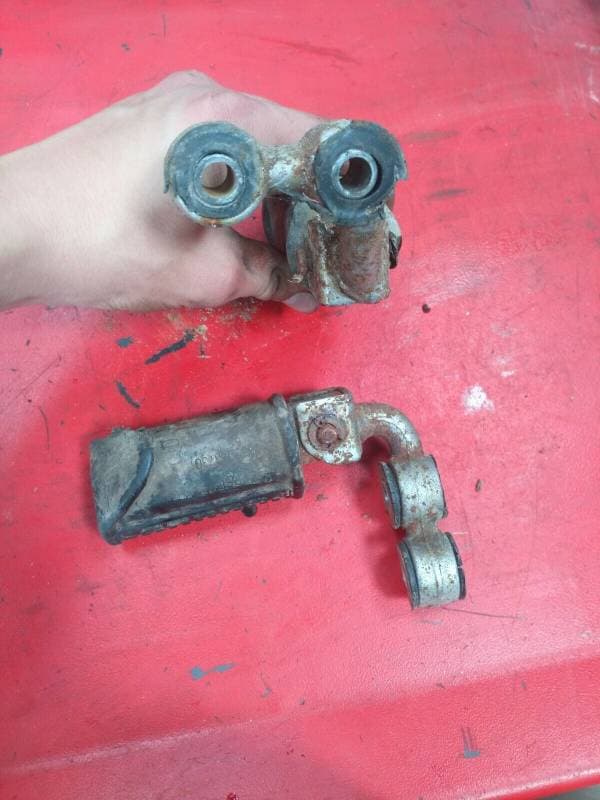 cales pied avant droit et gauche Suzuki 650 GS 1981 — photo 2/2