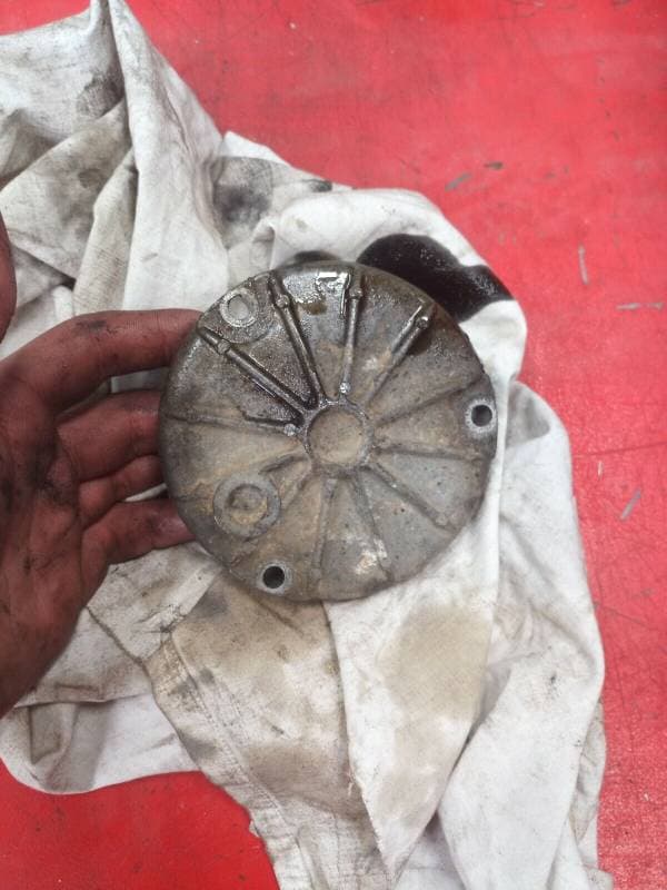 carter couvercle de filtre a huile Suzuki 650 GS 1981 — photo 1/2