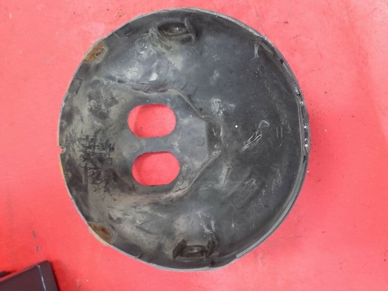 Couvercle cuvelage de phare Suzuki 650 GS 1981 — photo 2/2