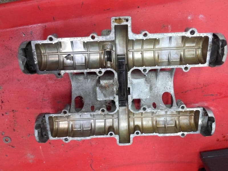 couvre culasse cache culbuteur Suzuki 650 GS 1981 — photo 2/2