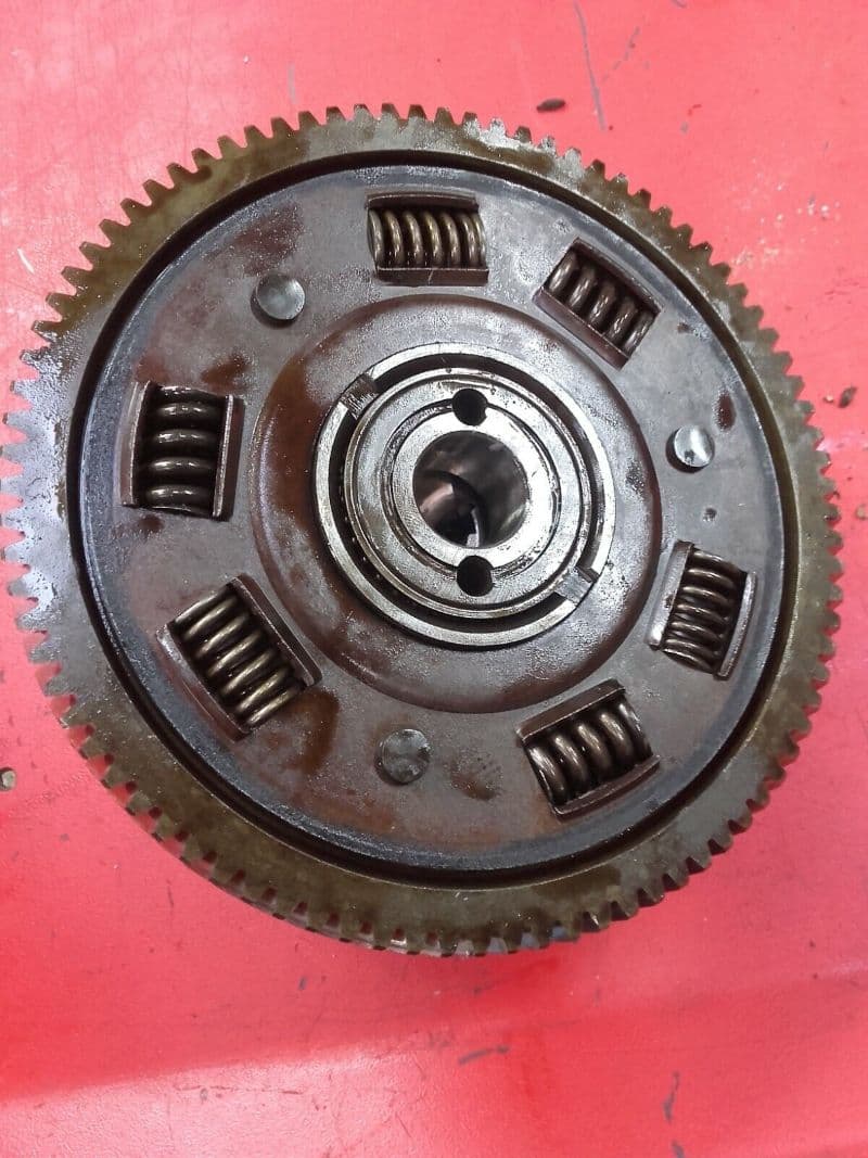 embrayage complet Suzuki 650 GS 1981 — photo 1/1
