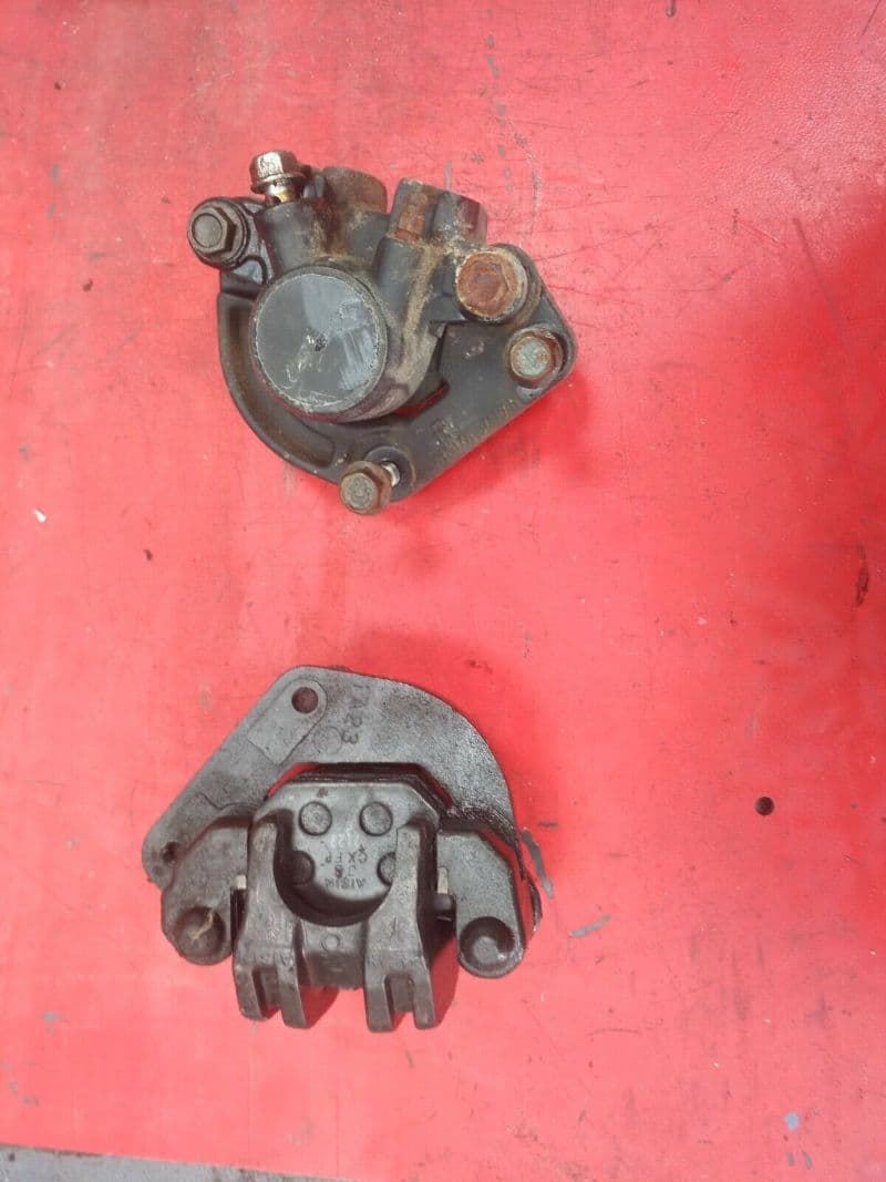 étriers de frein avant Suzuki 650 GS 1981 — photo 3/3