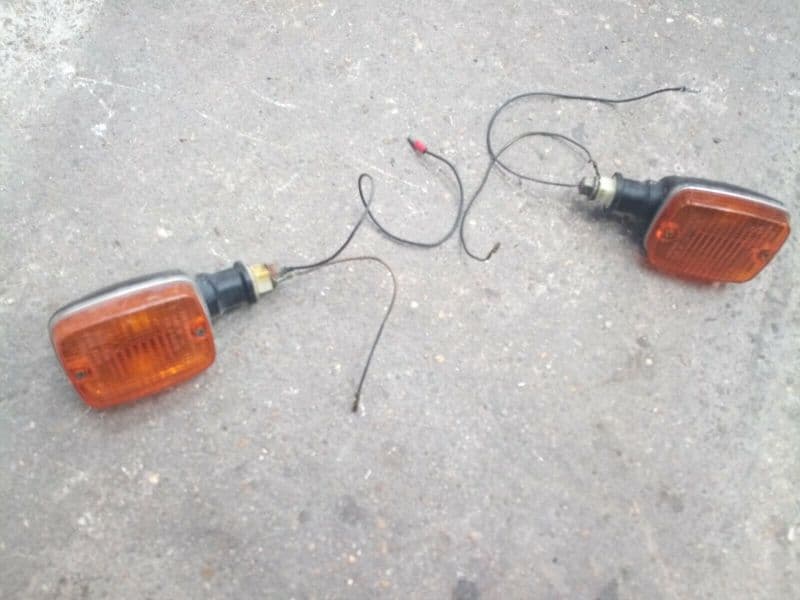 paire de clignotants Suzuki 650 GS 1981 — photo 1/1