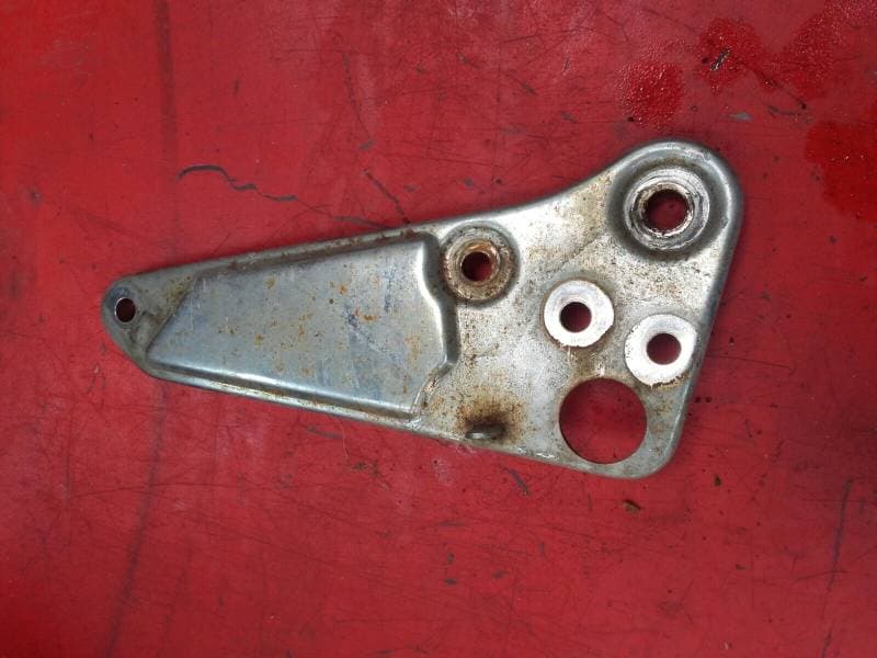 platine de cale pied droit Suzuki 650 GS 1981 — photo 1/2