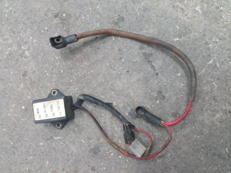 support fusibles Suzuki 650 GS 1981 — photo 1/2