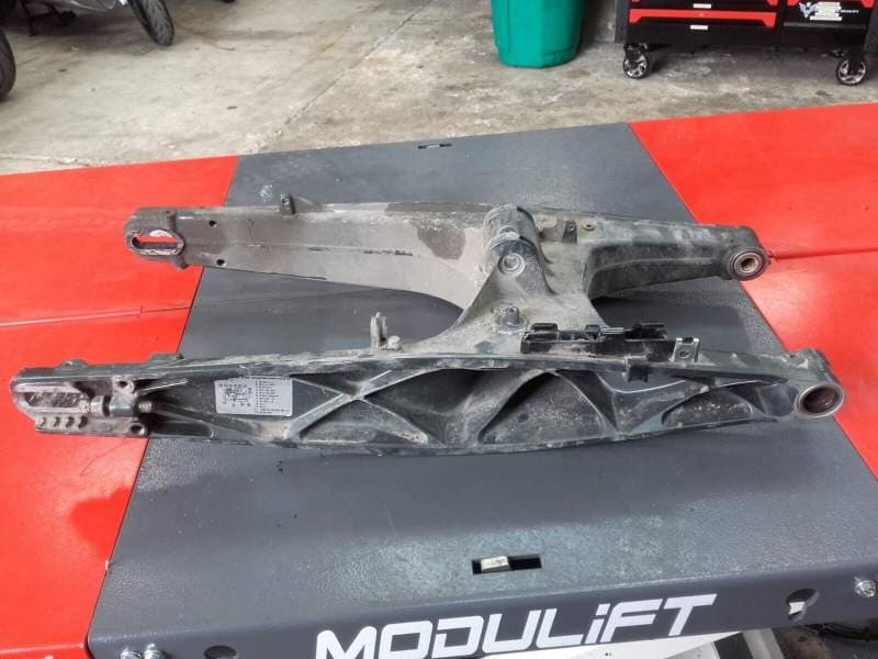 bras oscillant KTM 125 RC 14-20 — photo 1/3