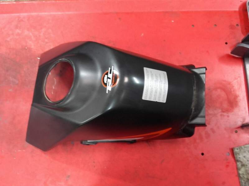 carénage cache réservoir KTM 125 RC 14-20 — photo 2/4