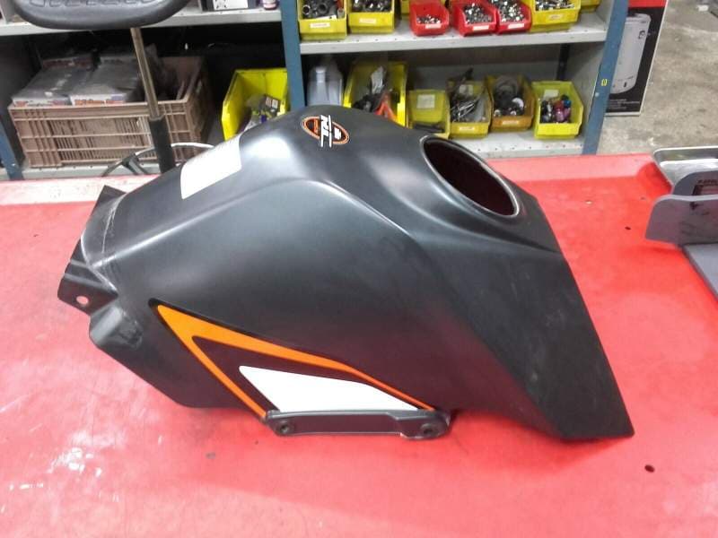 carénage cache réservoir KTM 125 RC 14-20 — photo 3/4
