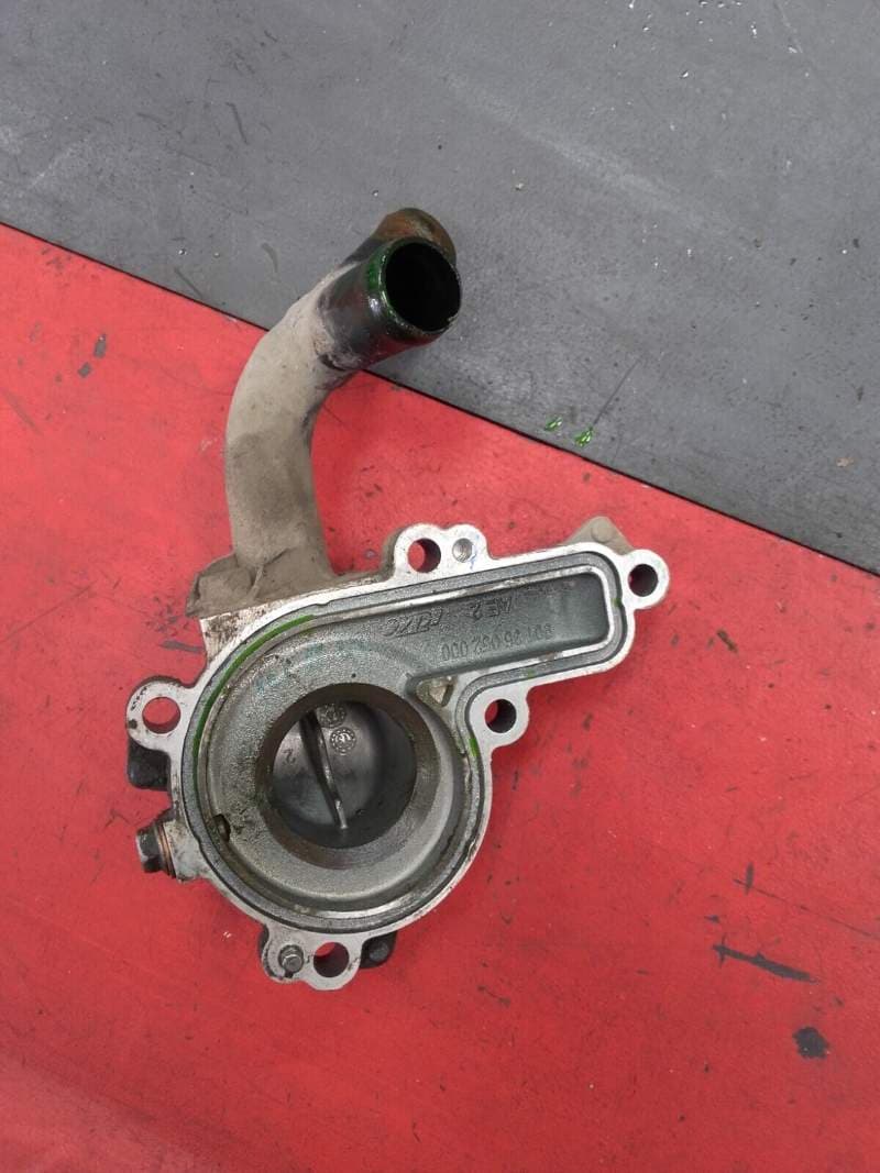 carter couvercle de pompe a eau KTM 125 RC 14-20 — photo 1/2