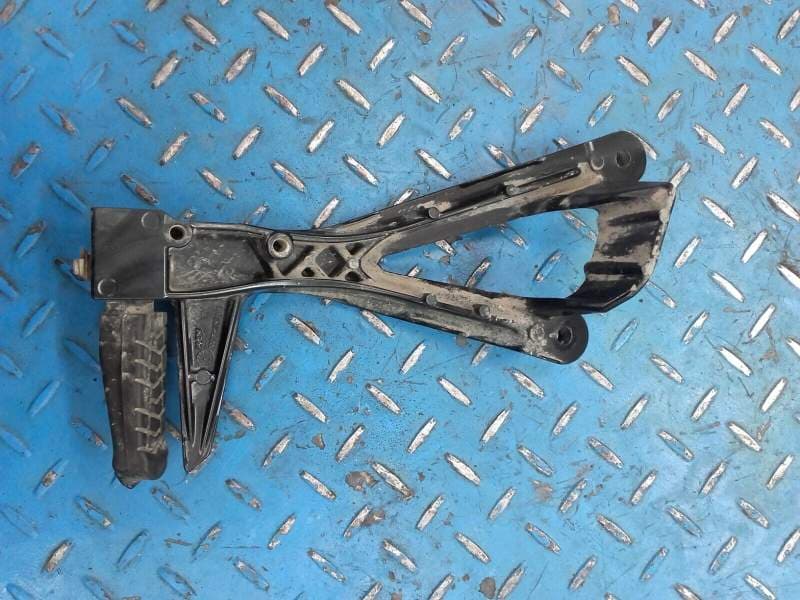 platine de cale pied arrière droite KTM 125 RC 14-20 — photo 2/2