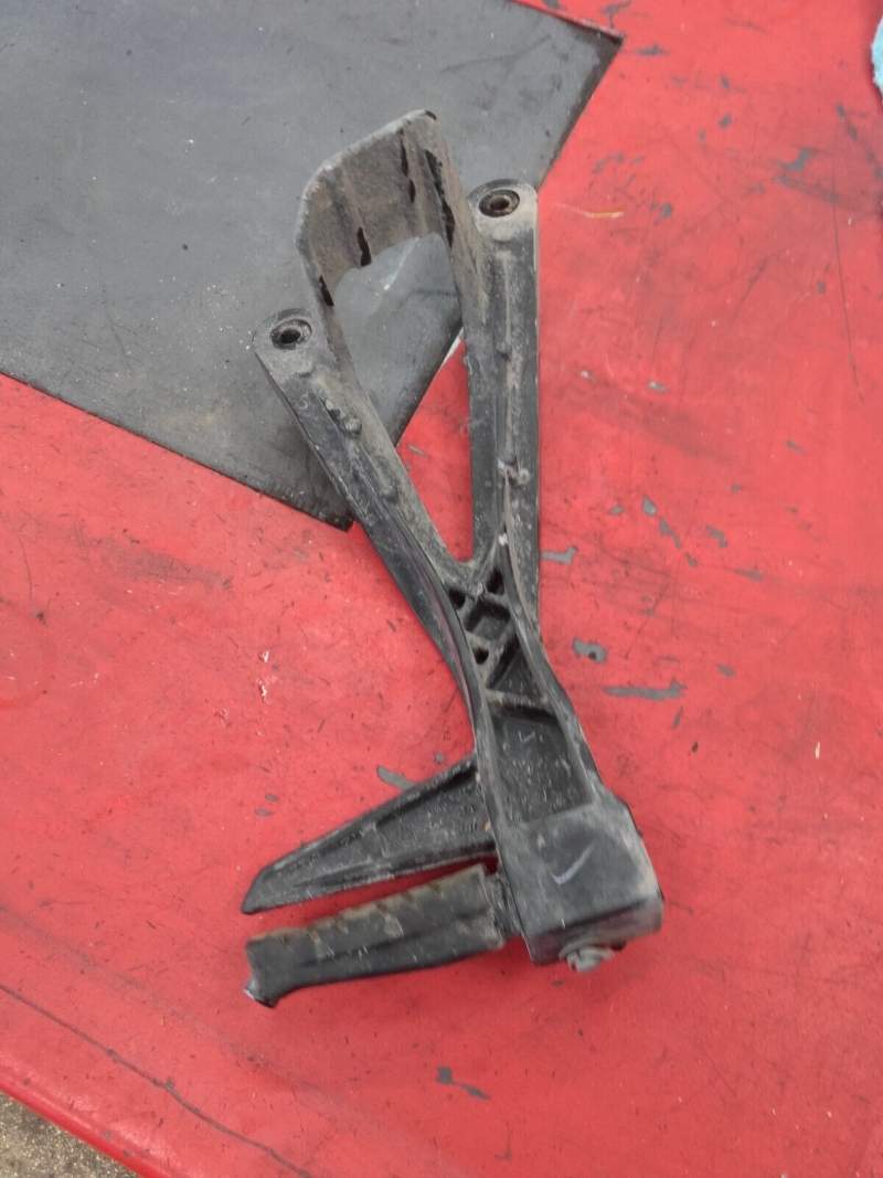 platine de cale pied arrière gauche KTM 125 RC 14-20 — photo 2/2