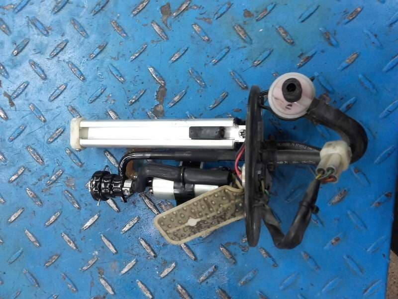 pompe à essence KTM 125 RC 14-20 — photo 1/2