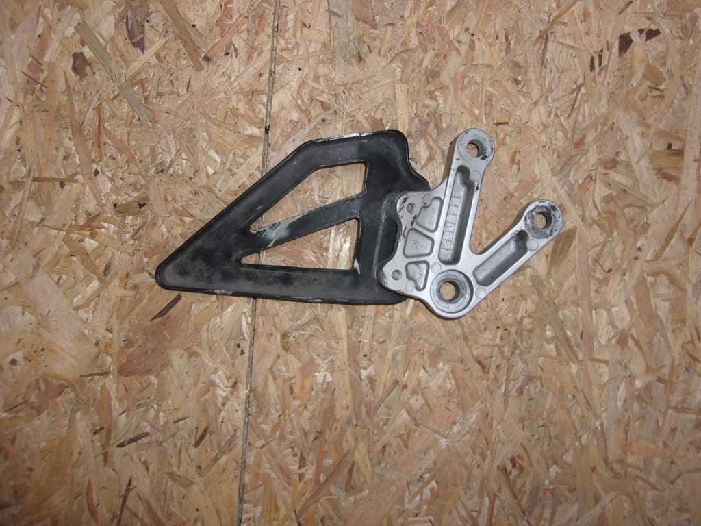 platine de cale pied gauche Suzuki 1000 GSXR 2002 1 — photo 2/2
