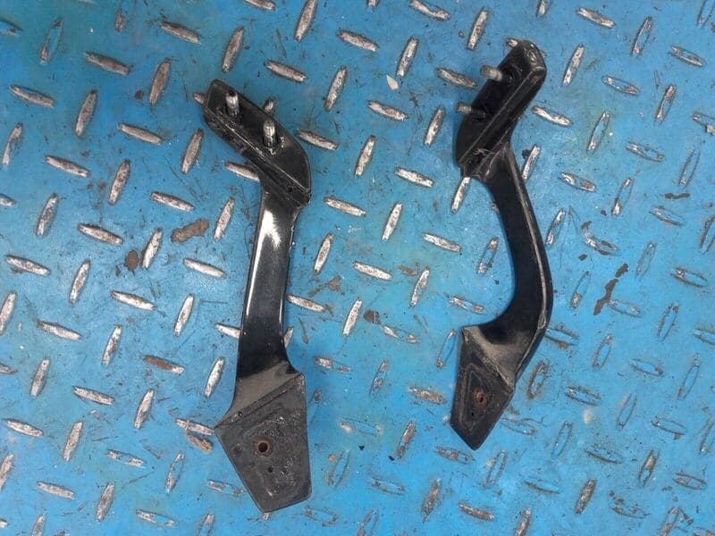 Poignées passager coque arrière droite et gauche BMW K100 — photo 1/2