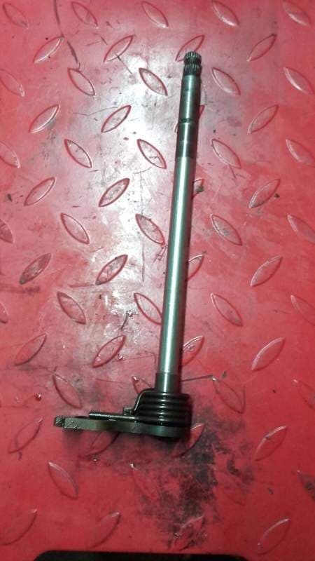 axe de selecteur Suzuki 750 GSXF gr78a — photo 1/2