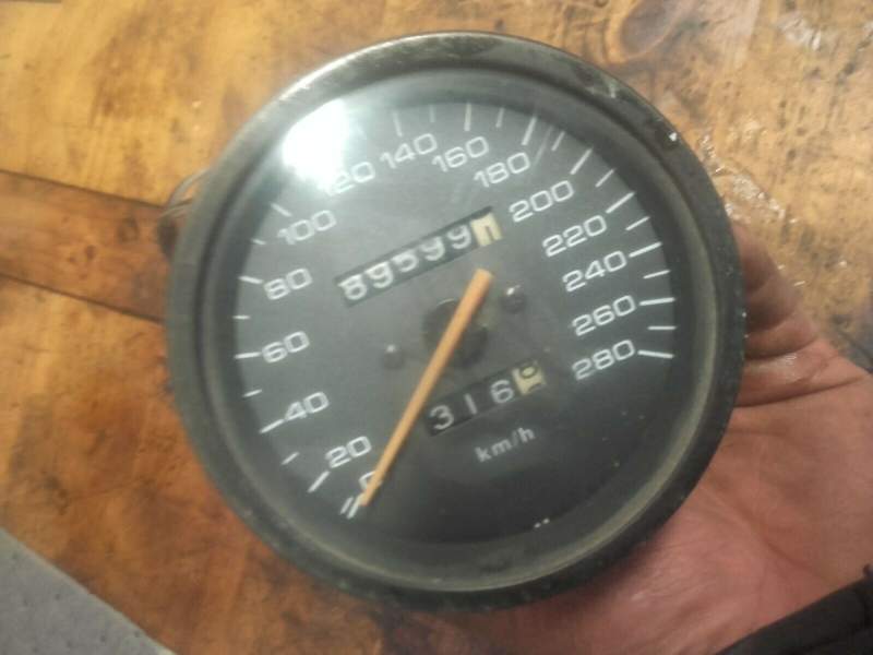 compteur de vitesse Suzuki 750 GSXF gr78a — photo 1/2