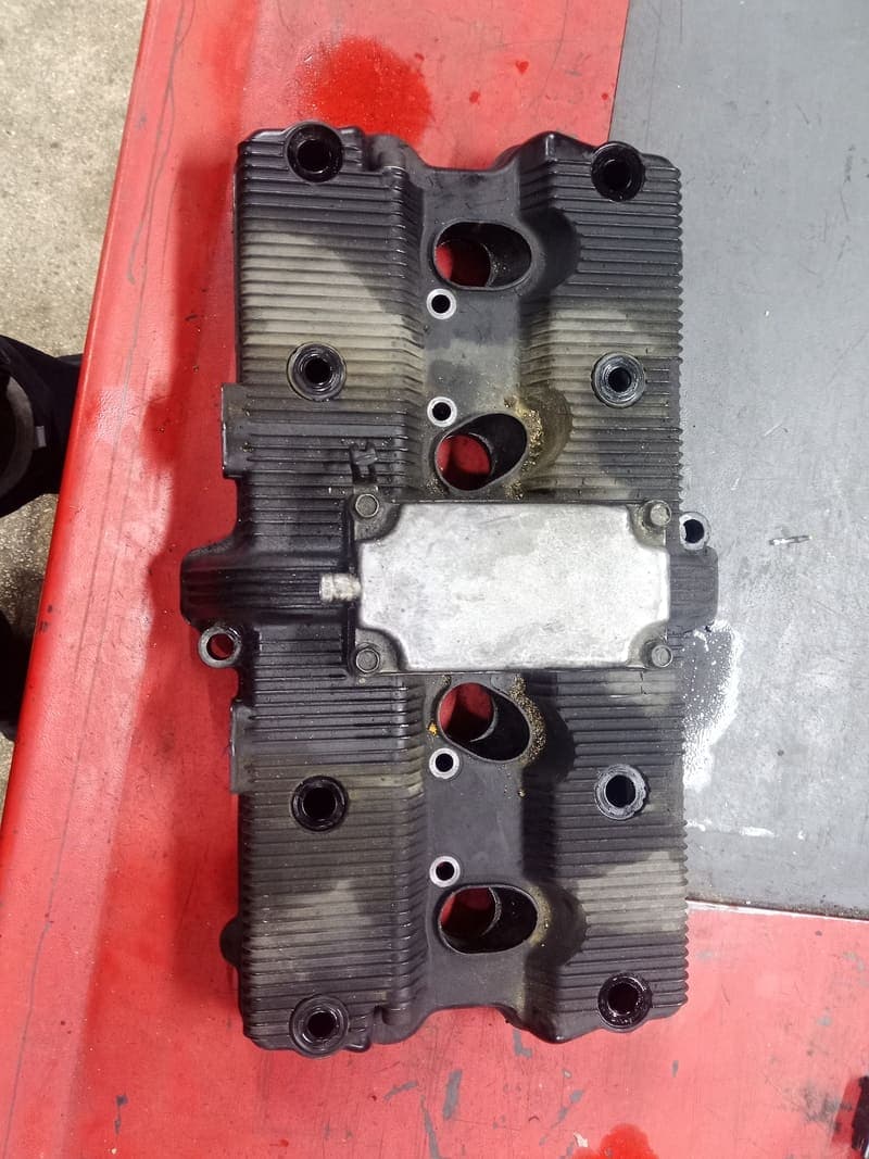 couvre culasse cache culbuteur Suzuki 750 GSXF gr78a — photo 3/4
