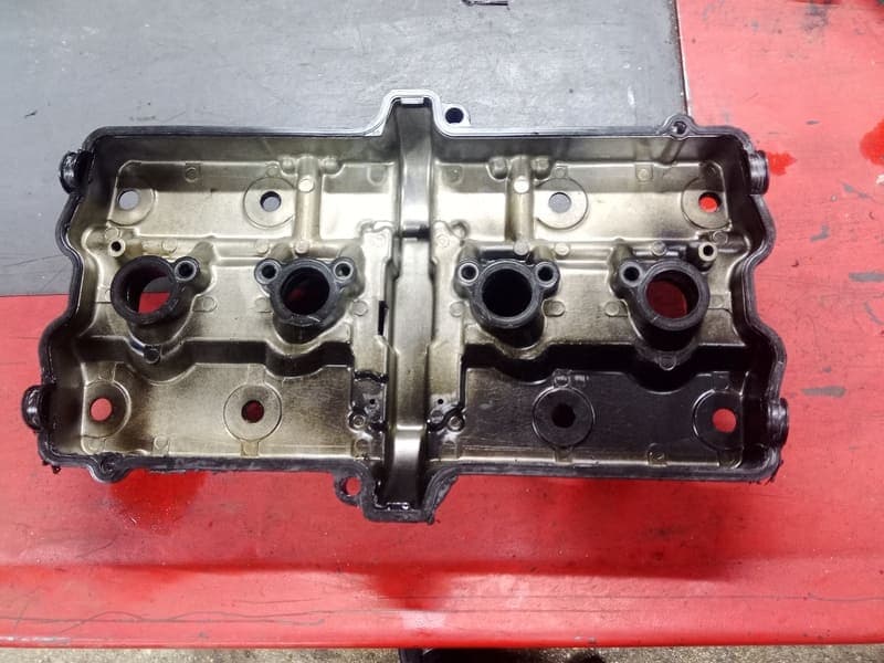 couvre culasse cache culbuteur Suzuki 750 GSXF gr78a — photo 4/4