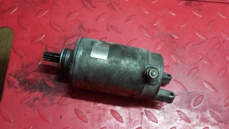 démarreur 31100-20c00 Suzuki 750 GSXF gr78a — photo 1/3