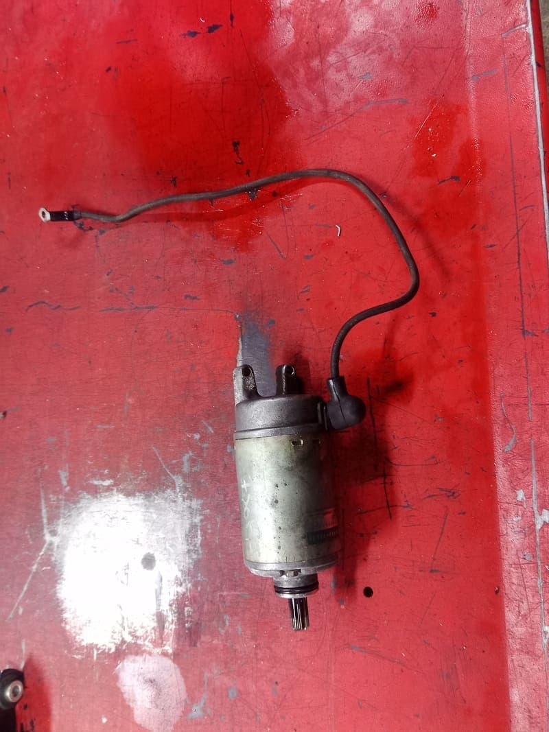 démarreur 31100-20c00 Suzuki 750 GSXF gr78a — photo 2/3