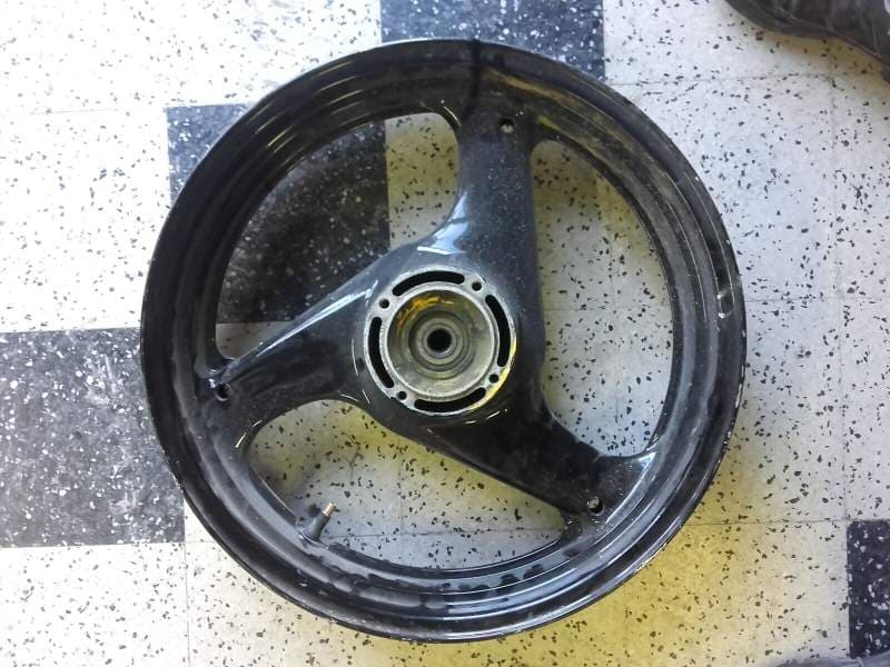 Jante arriere Suzuki 750 GSXF gr78a — photo 2/2