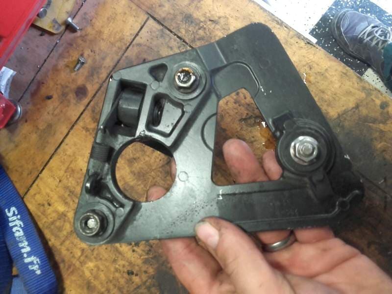 platine de cale pied avant droite Suzuki 750 GSXF gr78a — photo 2/2