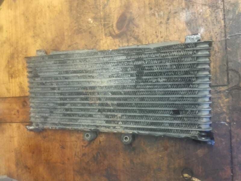 radiateur d’huile Suzuki 750 GSXF gr78a — photo 1/2
