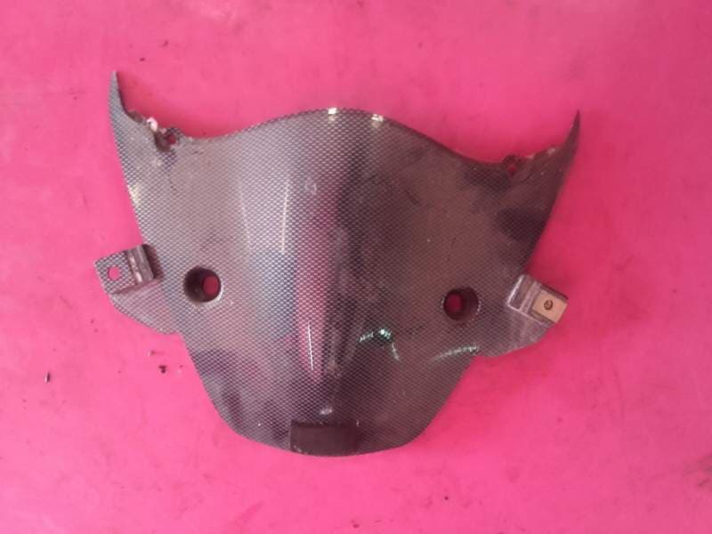 carenage plastique cache compteur tete de fourche Suzuki 1000 TLS — photo 1/2