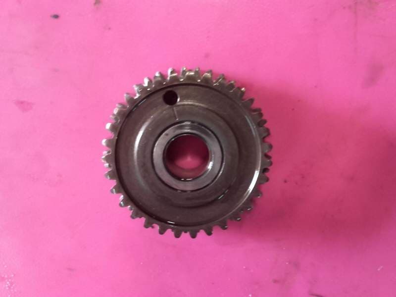 pignon de distribution Suzuki 1000 TLS — photo 1/3