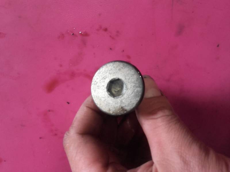 vis de pignon de distribution Suzuki 1000 TLS — photo 2/2